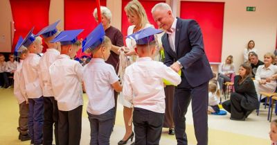 Ponad 60 pierwszaków przyjęto w poczet uczniów
